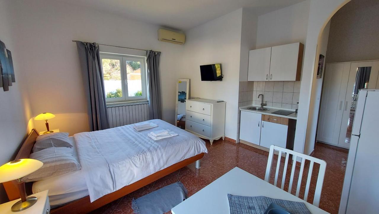 Soline Ada Appartement Pjescana Uvala Buitenkant foto
