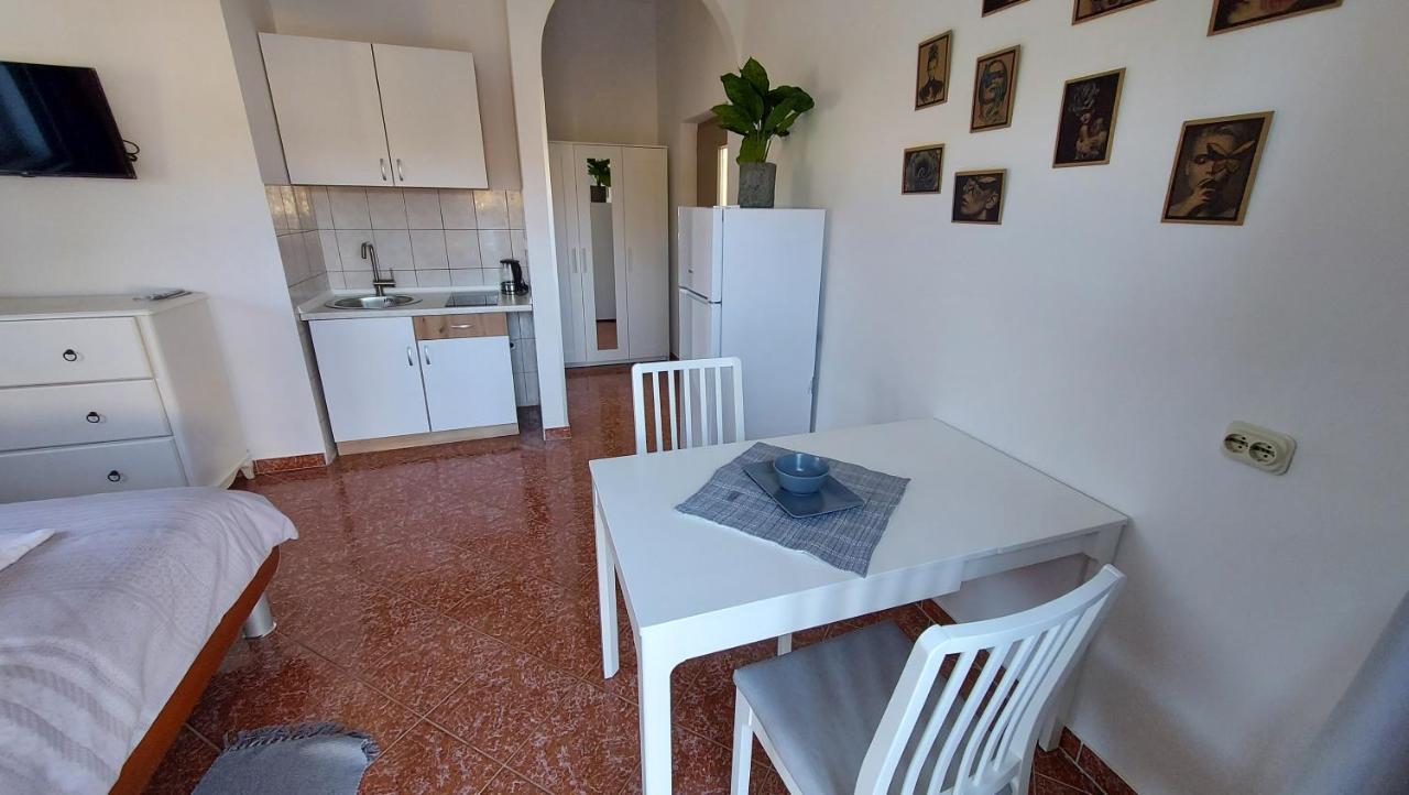 Soline Ada Appartement Pjescana Uvala Buitenkant foto