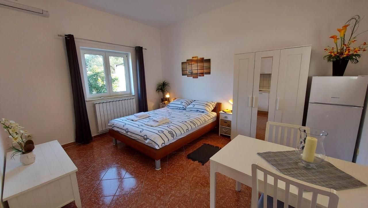 Soline Ada Appartement Pjescana Uvala Buitenkant foto