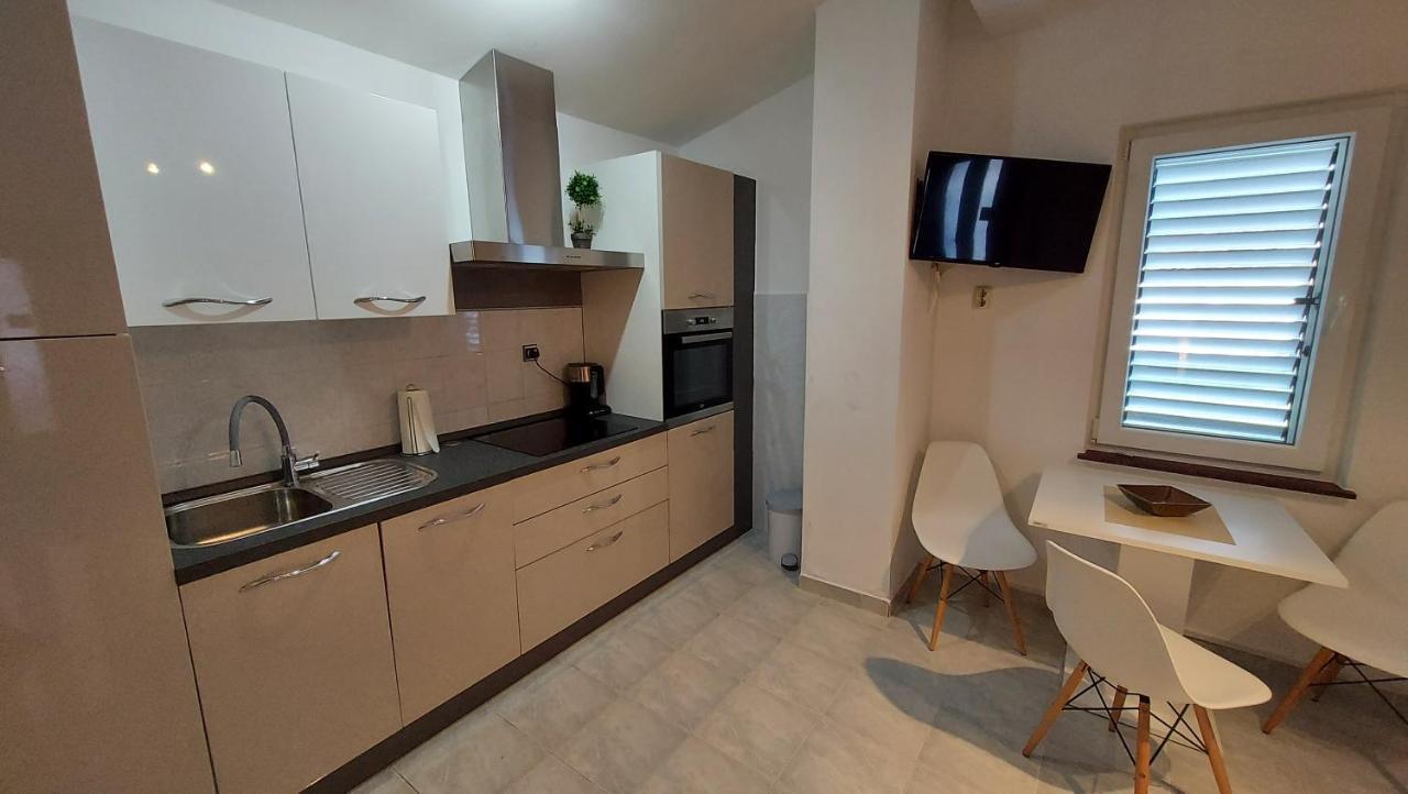 Soline Ada Appartement Pjescana Uvala Buitenkant foto