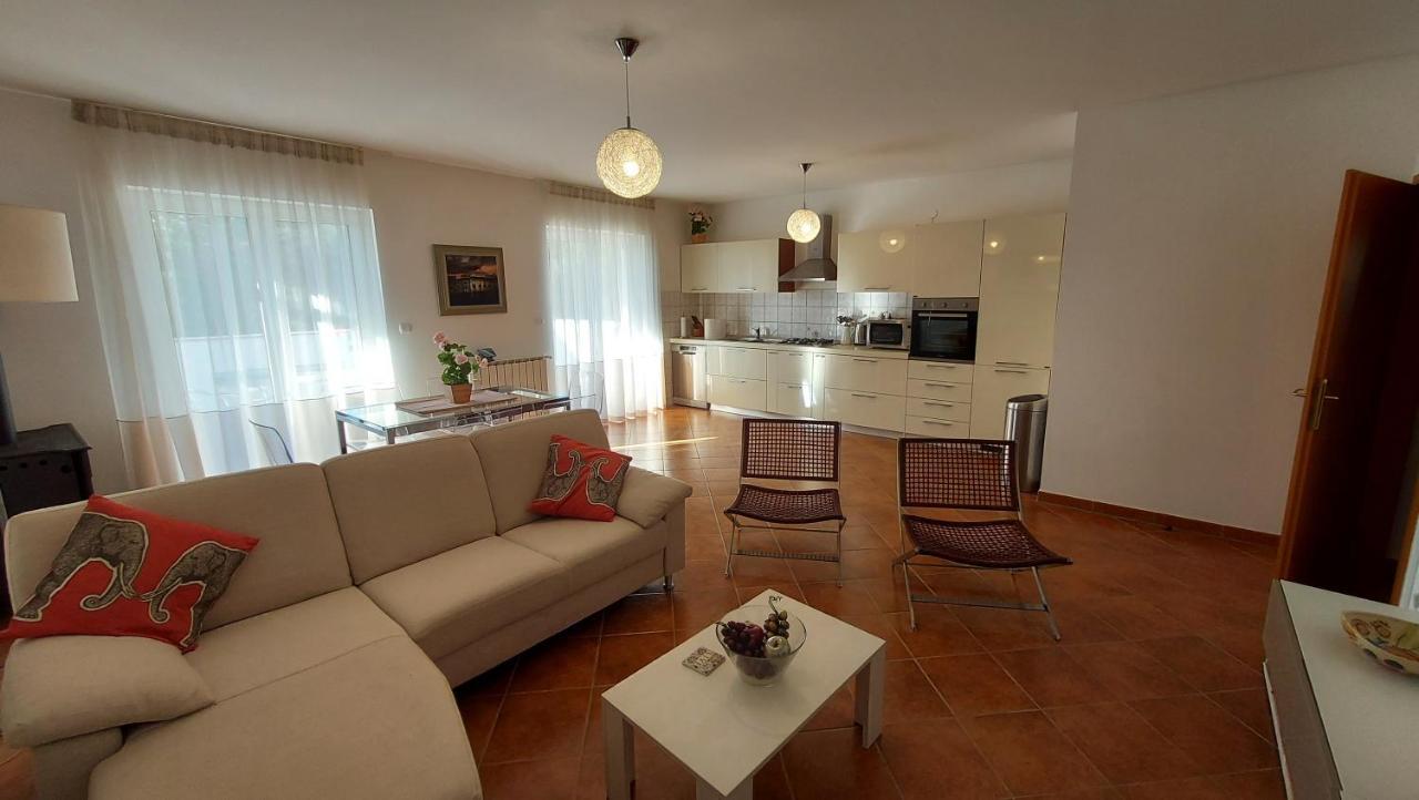 Soline Ada Appartement Pjescana Uvala Buitenkant foto