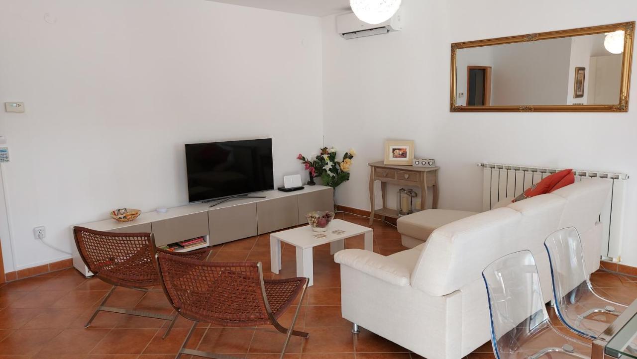 Soline Ada Appartement Pjescana Uvala Buitenkant foto