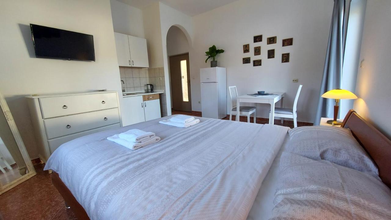 Soline Ada Appartement Pjescana Uvala Buitenkant foto